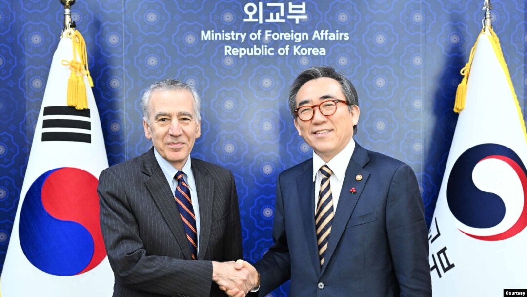 필립 골드버그 주한미국대사가 30일 조태열 한국 외교장관과 만났다. 사진 = 한국 외교부.