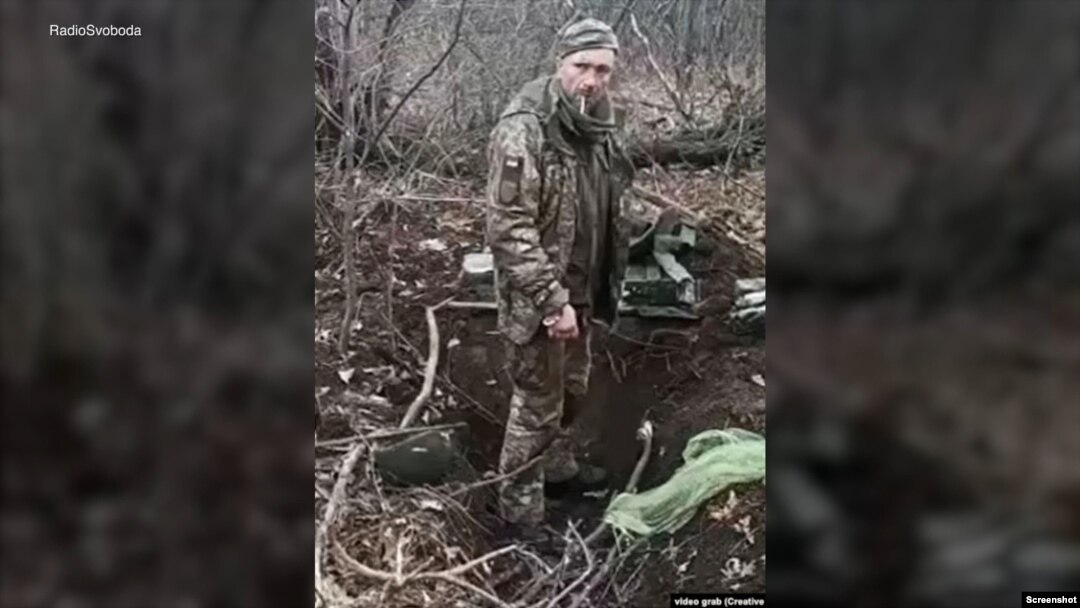 Nga videoja e ekzekutimit të ushtarakut ukrainas të kapur rob (marrë nga RadioSvoboda)
