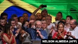 Lula da Silva discursa como presidente-eleito do Brasil