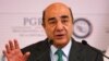El fiscal general Jesús Murillo habla con los medios de comunicación durante una conferencia de prensa en la oficina del fiscal general en la Ciudad de México el 27 de enero de 2015.