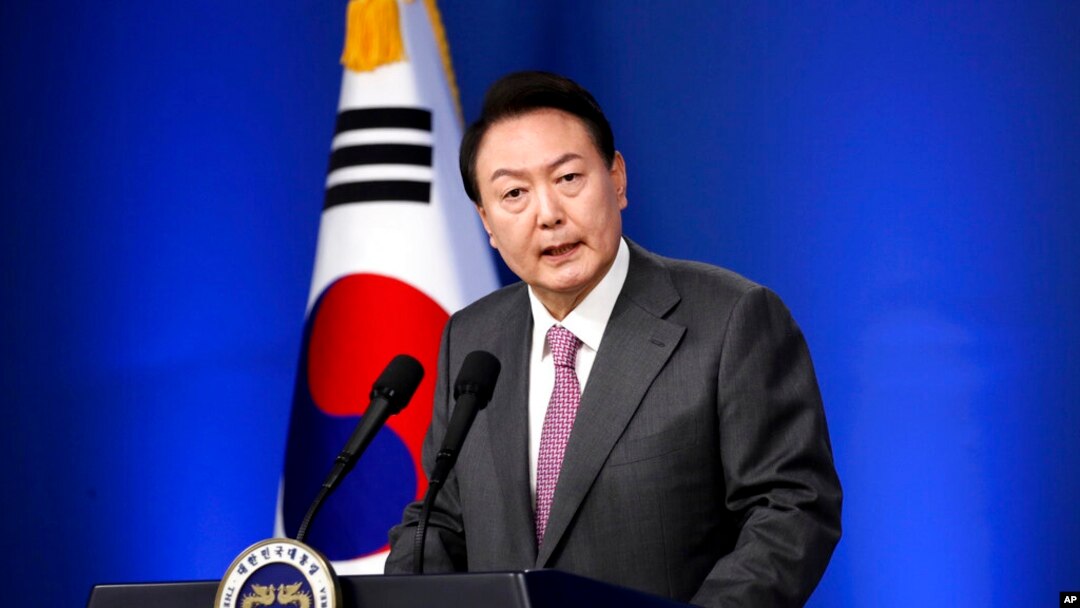 윤석열 한국 대통령이 지난달 용산 대통령실 청사에서 기자회견하고 있다. (자료사진)
