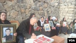 CHP Ankara Milletvekili Levent Gök, Şırnak’ın Uludere İlçesi’nde 2011 yılında yakınlarını kaybedenlerle biraraya geldi