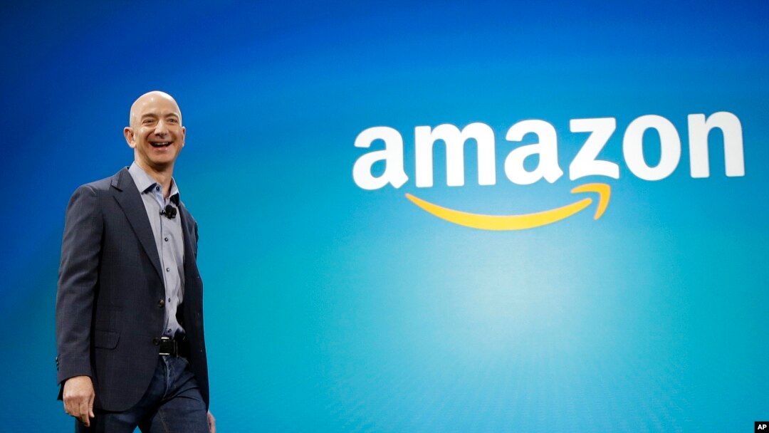 Jeff Bezos, presidente y director ejecutivo de Amazon durante el lanzamiento del nuevo teléfono Amazon Fire. Seattle, junio 16, de 2014.