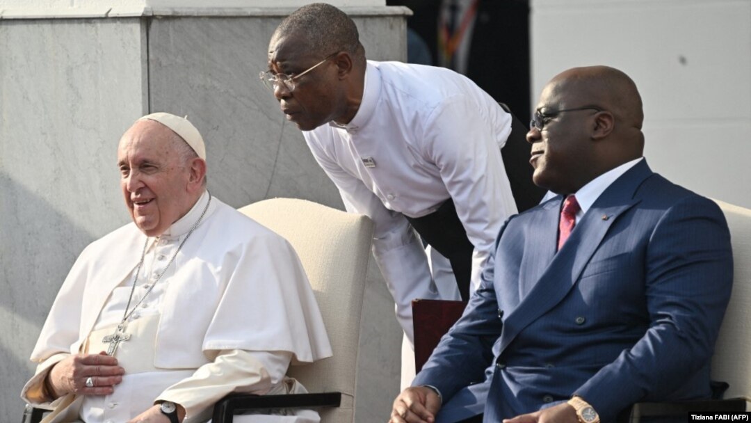 Papa Francis akiwa na rais wa Jamuhuri ya Kidemokrasia ya Congo Félix Tshisekedi, huko Kinshasa Jan. 31, 2023