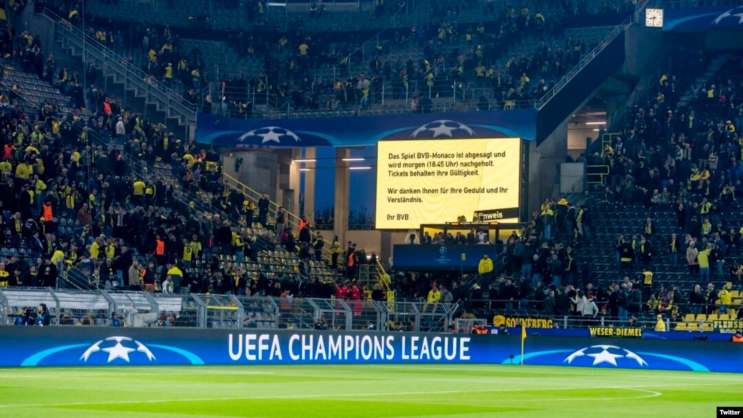 La UEFA anuncia suspensión hasta el miércoles 12 de abril, del partido entre el Borussia Dortmund y el Mónaco en los cuartos de final de la Liga de Campeones, después que tres explosivos fueron detonados al paso del autobús del equipo alemán. Foto @BVB