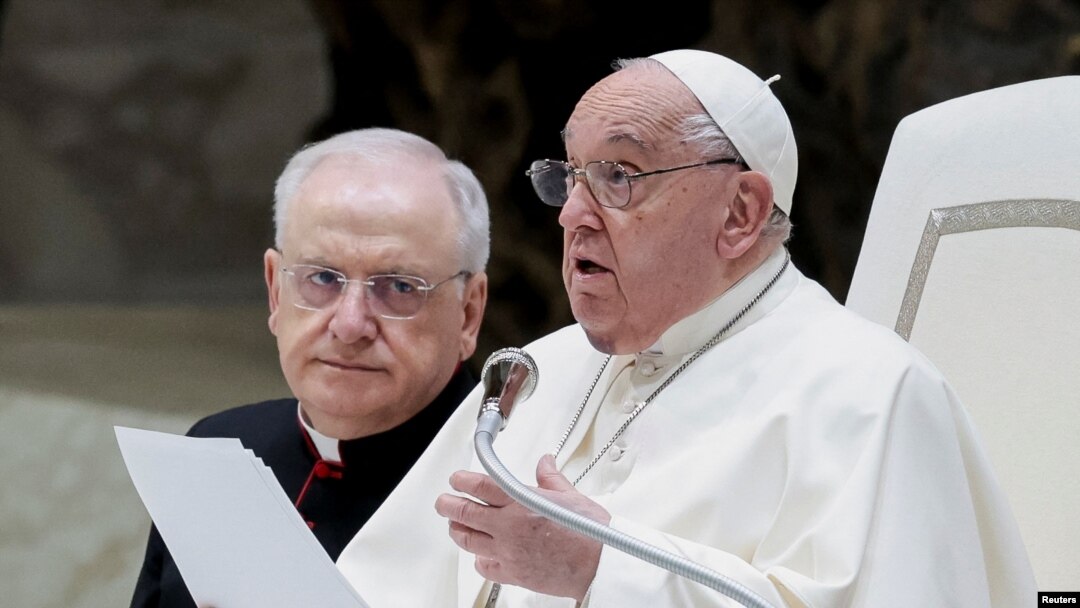 El Papa Francisco habla durante la audiencia general semanal, en la sala Pablo VI del Vaticano, el 11 de diciembre de 2024. REUTERS