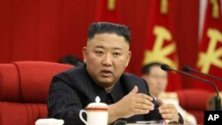 지난 17일 평양에서 열린 노동당 전원회의에서 김정은 국무위원장이 발언하고 있다.