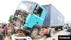 Quatro mortos e quatro feridos neste acidente em Luanda.