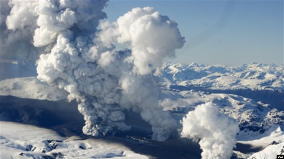 Praćenje moguće erupcije vulkana Ajsen u Čileu, (Foto: AP/Aysen Regional Government)