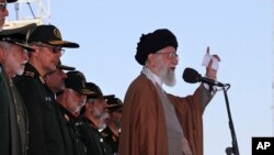 ئایەتوڵا عەلی خامەنەئی، دەسەڵاتدارترین کەس لە کۆماری ئیسلامی ئێران