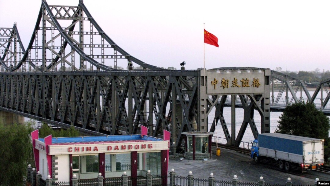 중국 접경 도시 단둥에서 북한 신의주를 연결하는 '중조우호교'의 중국 쪽 입구. (자료사진)