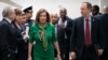 La presidenta de la Cámara de Representantes, Nancy Pelosi, demócrata por California, junto con el presidente del Comité de Inteligencia de la Cámara de Representantes, Adam Schiff, tras una larga reunión a puerta cerrada, el 14 de enero de 2020.