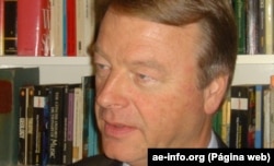 Professor André Thomashausen