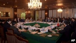 نشست مسقط امروز با حضور نمایندگان افغانستان، پاکستان، امریکا و چین برگزار شده است
