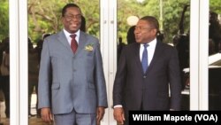 Emmerson Mnangagwa (esq) e Filipe Nyusi (dir)