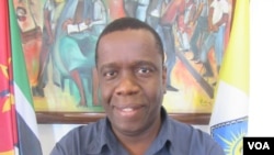 Daviz Simango, líder do MDM, quer participar no diálogo