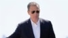Hunter Biden se dirige al avión presidencial en el Aeropuerto Internacional John F. Kennedy, el 29 de marzo de 2024, en Nueva York. 