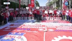 İzmir'de İşçiler Hükümeti Protesto Etti