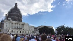 Donald Trump y Ted Cruz encabezaron mitin de protesta en el Capitolio contra el acuerdo nuclear internacional con Irán.