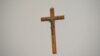 Acusam o Estado de violar seu direito constitucional de culto e de religião.