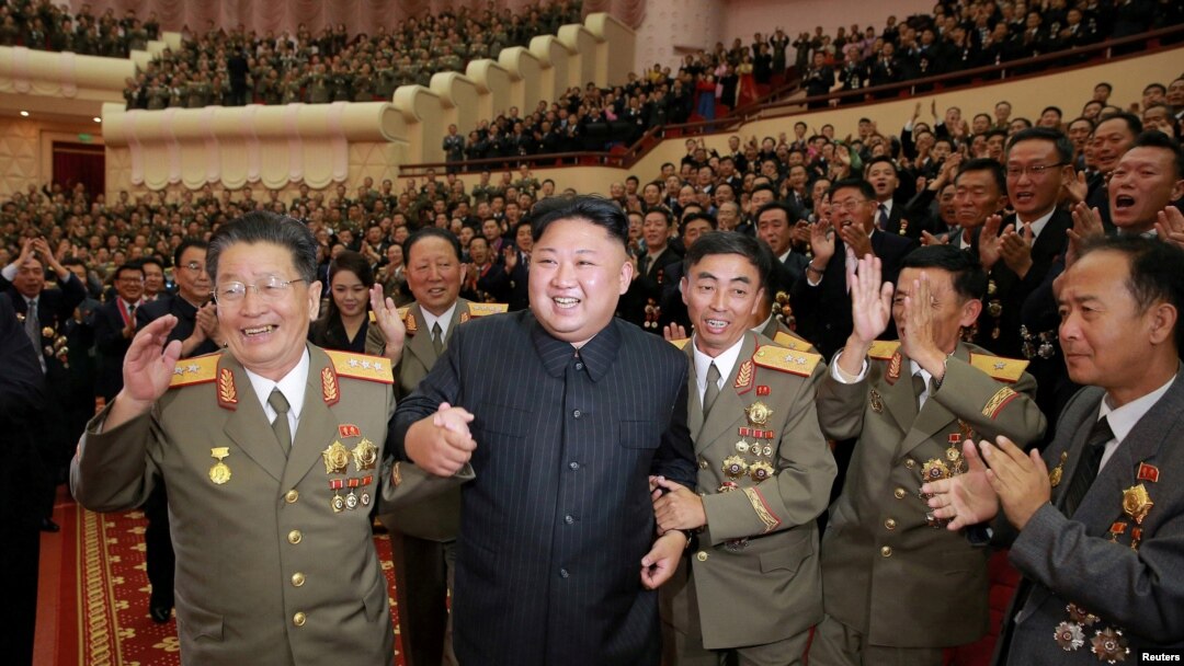 지난달 10일 북한이 수소탄시험 성공을 기념하기 위해 마련한 축하연에 김정은 국무위원장과 발사 관계자들이 참석했다.