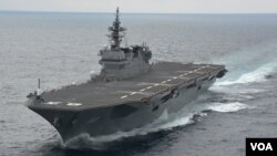目前能搭载14艘直升机的“出云号”被中国等称为准航母 （日本海上自卫队档案图片）