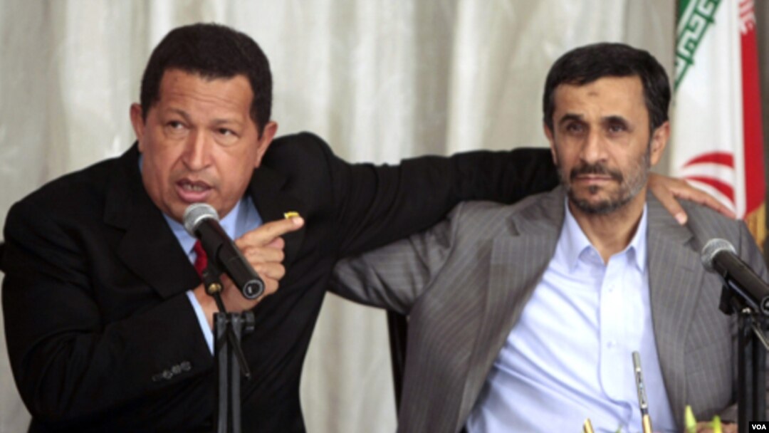 Presuntamente el gobernante iraní Mahmoud Amadineyad pidió a Chávez que intercediera con Argentina para reanudar la colaboración nuclear.