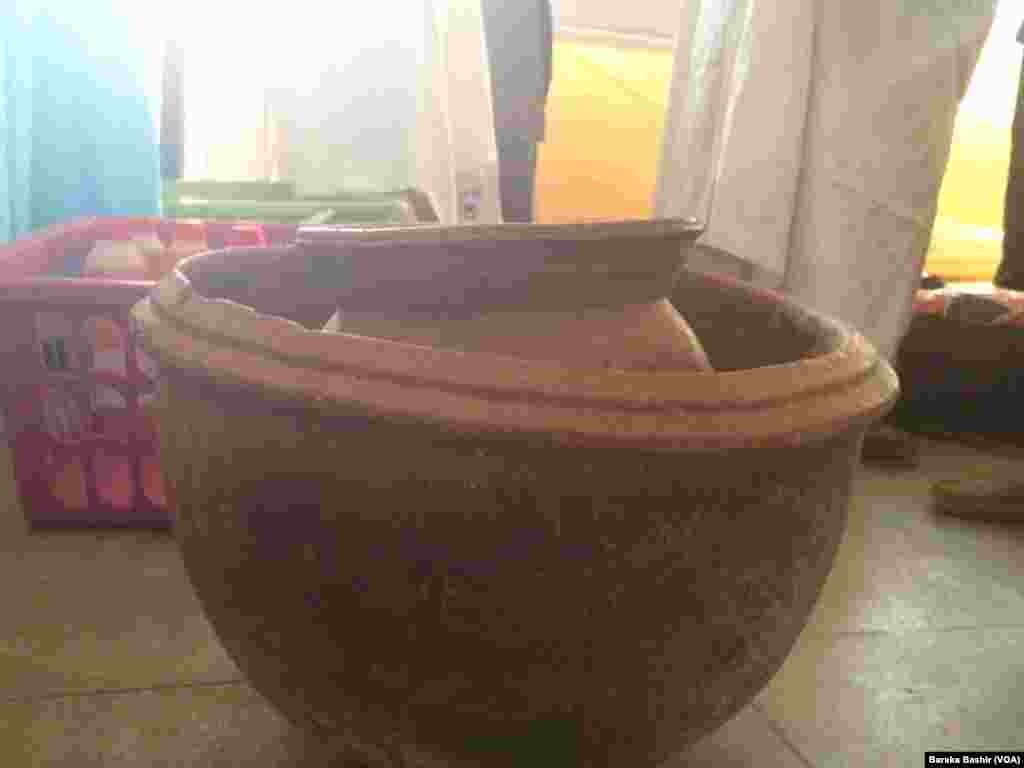 Tukunya Mai Sa Ruwa Yayi Sanyi