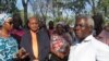 Afonso Dhlakama (dir) e sobrinha Ivone Ramos (esq)