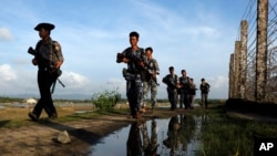မြန်မာ-ဘင်္ဂလားဒေ့ရှ်နယ်စပ် မှာ မြန်မာလုံခြုံရေးတပ်ဖွဲ့ တွေ လုံခြုံရေးကင်းလှည့်လည်နေစဉ် 