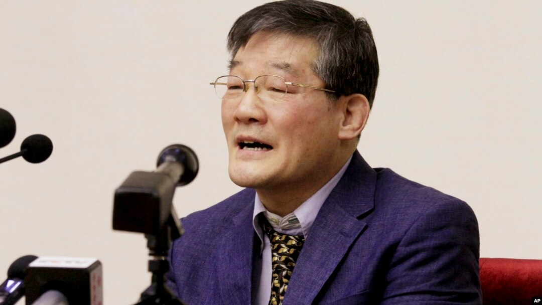 지난 2016년 3월 북한에 억류 중인 한국계 미국인 김동철 씨가 평양 인민문화궁전에서 열린 기자회견에서 간첩 혐의를 인정했다고 조선중앙통신이 보도했다.