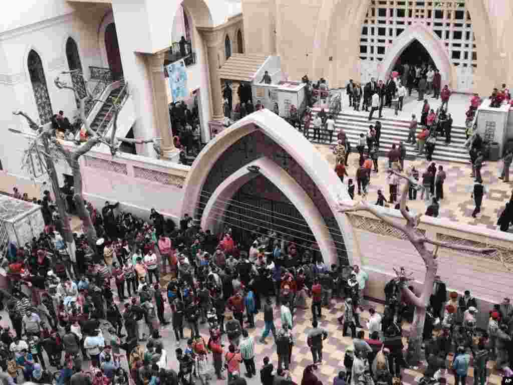کیتھولک مسیحیوں کے مذہبی پیشوا پوپ فرانسس بھی رواں ماہ مصر کا دورہ کریں گے۔