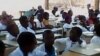 Escola com alunos ao relento em Malanje