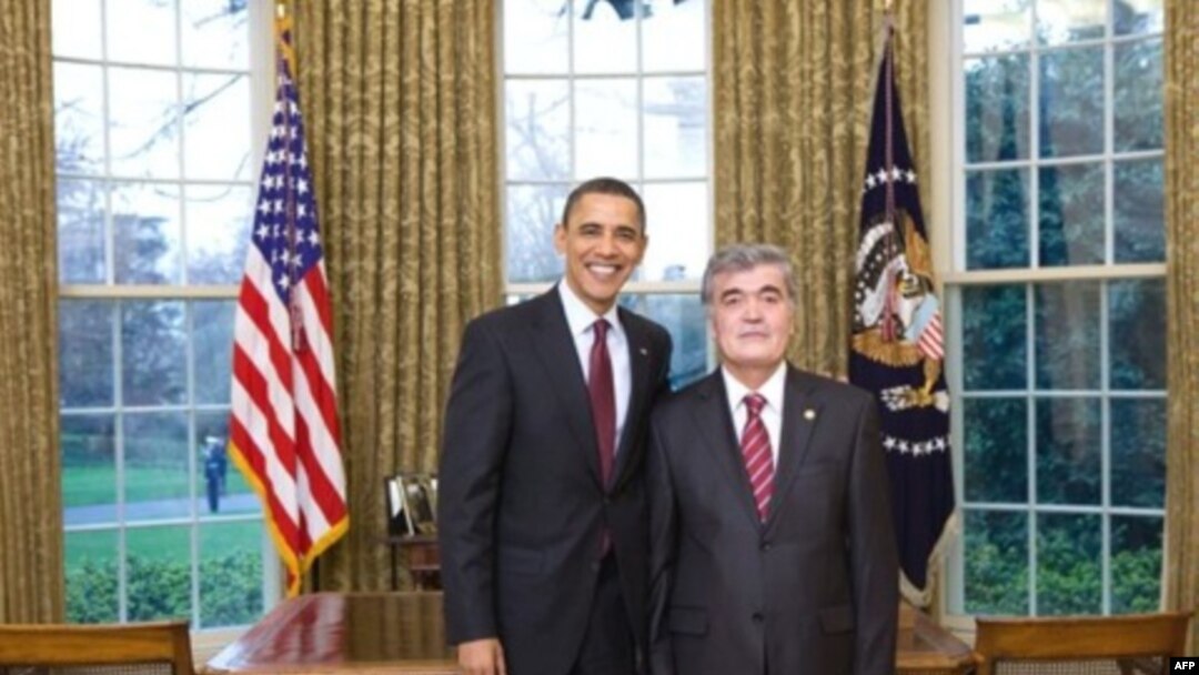 O'zbekiston elchisi Ilhom Ne'matov Oq Uyda AQSh prezidenti Barak Obama bilan, 29 mart 2010