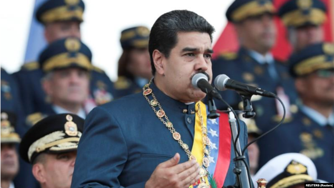 Casi un centenar de economistas venezolanos exhortan al presidente Nicolás Maduro a tomar medidas para acabar con la inflación. 