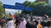 Thousands Begin 'Freedom March' in Pakistan-Held Kashmir Toward Disputed Border With India