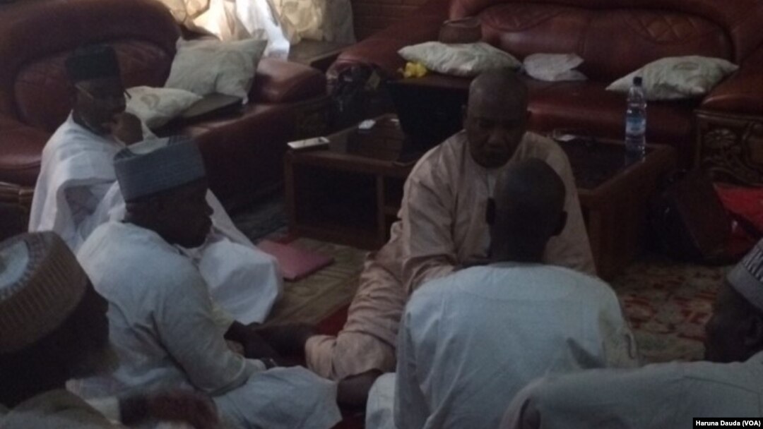 Alhaji Aliyu Mustaphan Sokoto babban editan sashen Hausa na Muryar Amurka yana yiwa wasu tambayoyi akan yadda rikicin Boko Haram ya shafesu