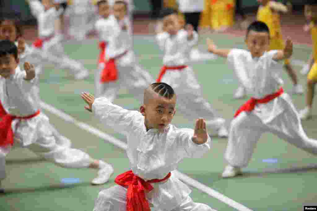 中国陕西西安,儿童参加武术比赛(2017年6月18日)。