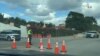 Agentes de seguridad federales, locales y estatales custodian Mar-a-Lago, la residencia oficial en Florida del presidente electo, Donald Trump. (Foto: Antoni Belchi / VOA)