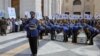 Hutíes celebran un funeral por 17 militantes muertos en ataques aéreos de EEUU y Reino Unido