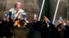 Papa cierra visita a Ecuador y se dirige a Bolivia
