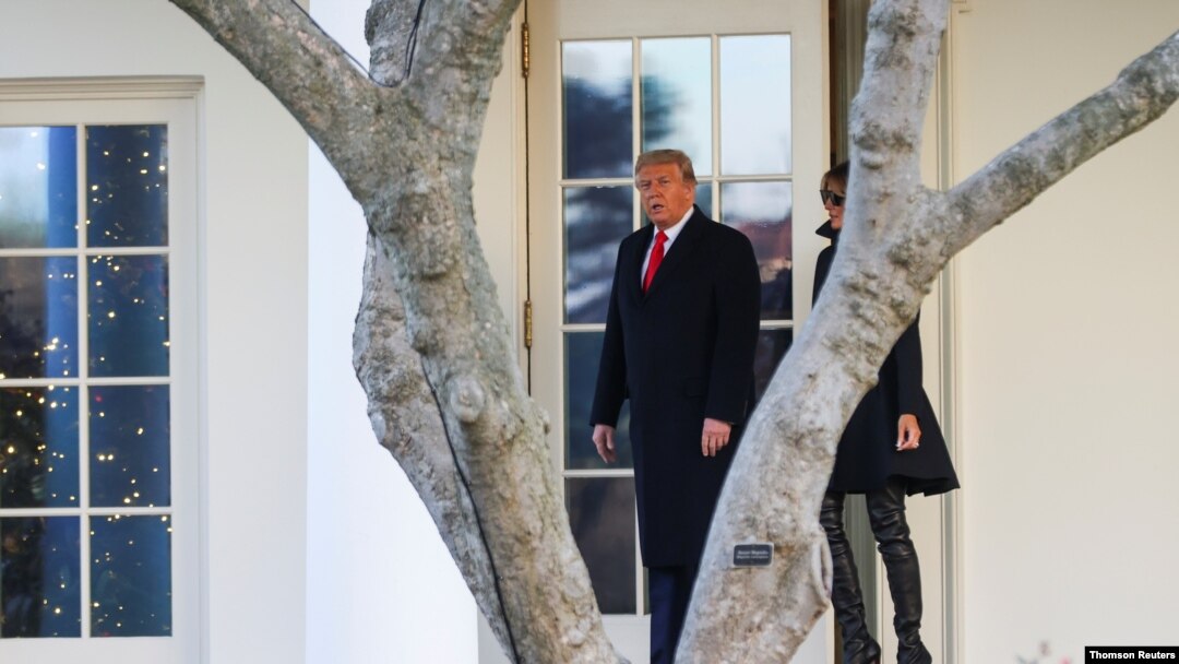 El presidente de Estados Unidos, Donald Trump, parte de la Casa Blanca para un viaje de vacaciones a su casa en Florida, en Washington el 23 de diciembre del 2020.