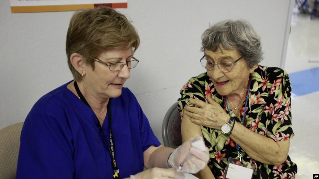 Los CDC calculan la efectividad de la vacuna usando muestras de exámenes de pacientes de cinco estados.
