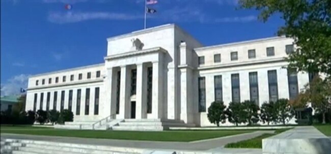 Federal Reserve Says US Economy Strong But Waits to Raise Rates