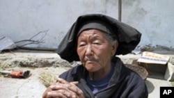 中国西部的贫穷农民和他们的住房
