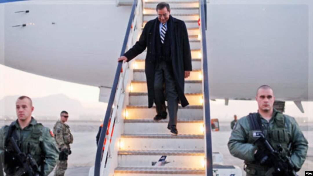 El secretario Panetta realiza una visita de dos días a Afganistán para monitorear el progreso de los esfuerzos contra insurgencia encabezados por Estados Unidos.