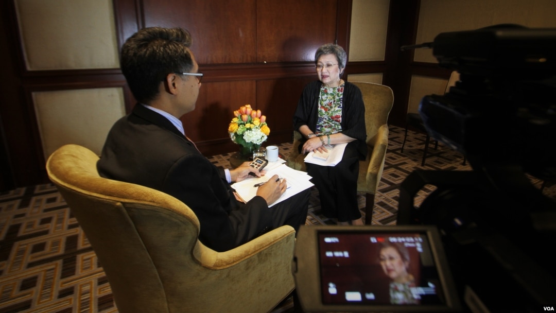 VOA Thai interviewed with Thailand Minister of Commerce, Apiradi Tantraporn at Washington,DC.
