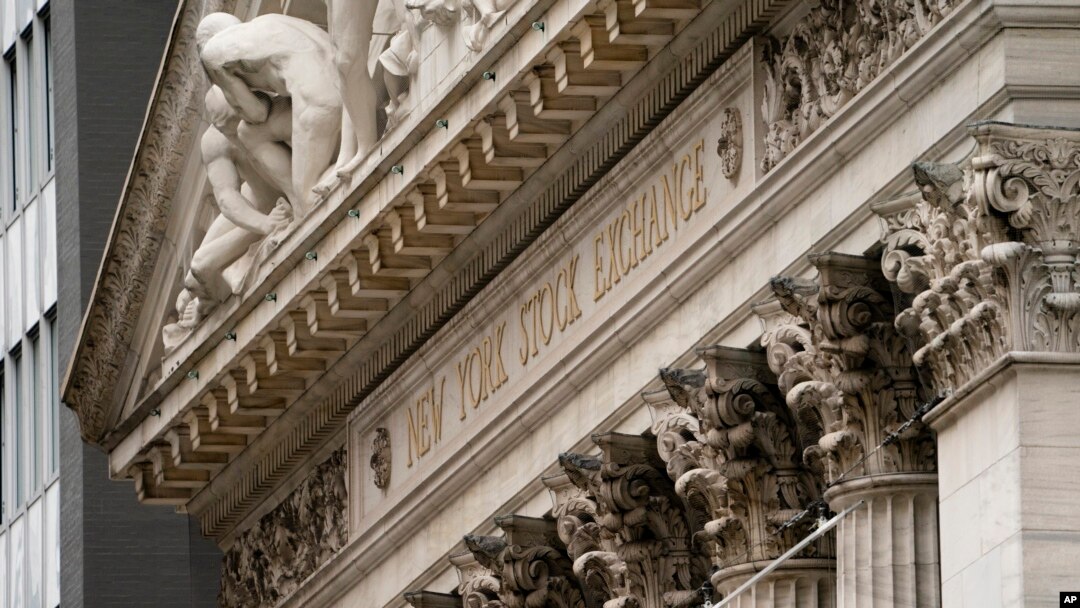 Fachada de la Bolsa de Nueva York en Wall Street, Manhattan.