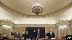 Expertos en derecho, juraron testificar durante una audiencia ante el Comité Judicial de la Cámara de Representantes sobre los motivos constitucionales para la destitución del presidente Donald Trump.