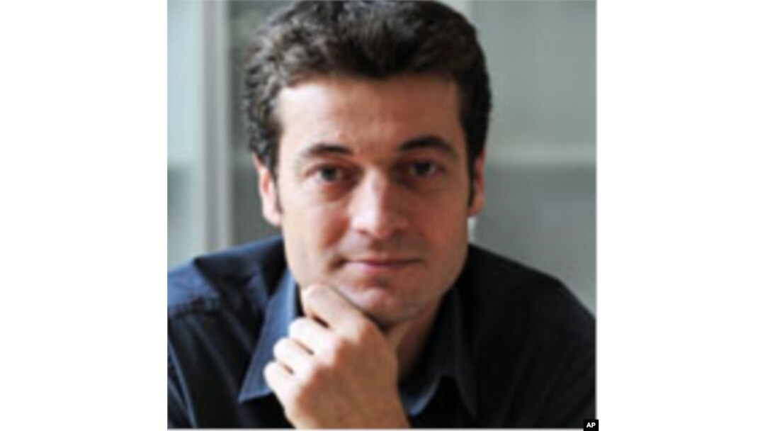 Jean Francois Julliard, Secretary General of Reporters Without Borders, is questioning the efficacy of the French government's efforts to secure the release of two French journalists captured in Afghanistan
